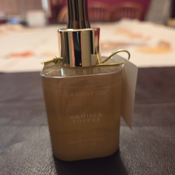 Sand + Fog Vanilla Toffee Eau De Parfum Oil - Picture 4 of 4